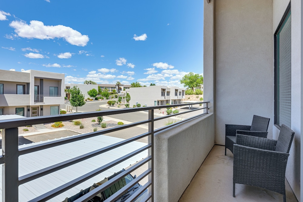 Pool Access: St George Townhome Near Trails!