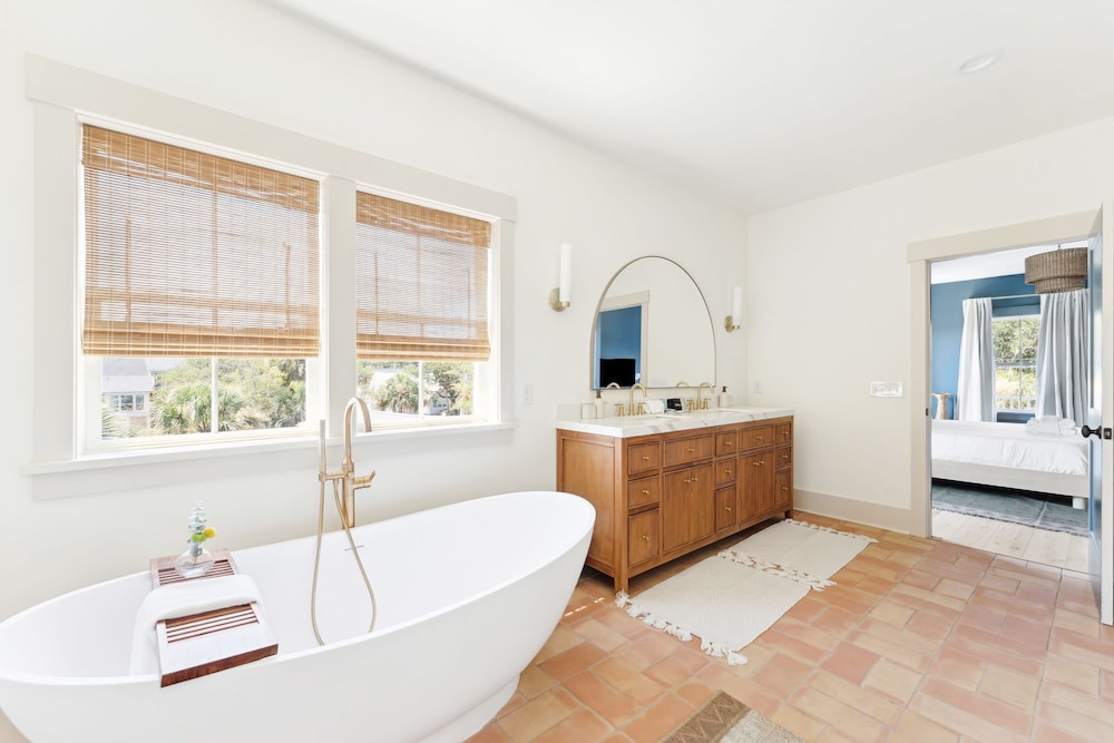 Windward House by Avantstay Walk to Beach Restaurants Saltwater Pool