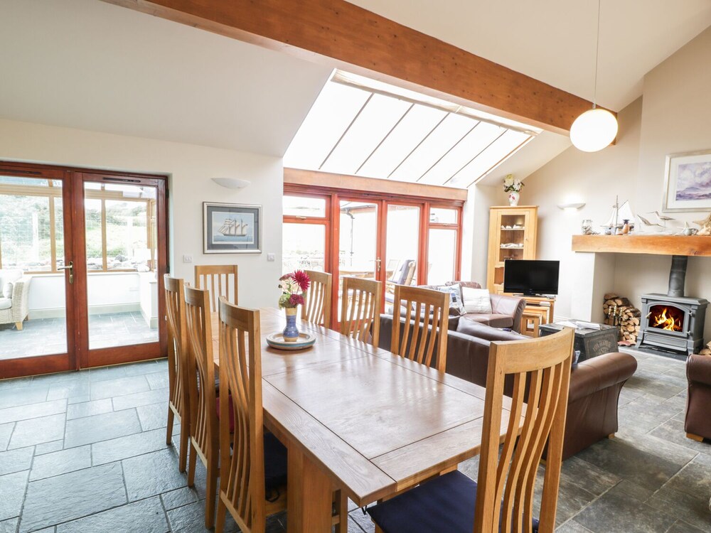 Manaros Cottage
