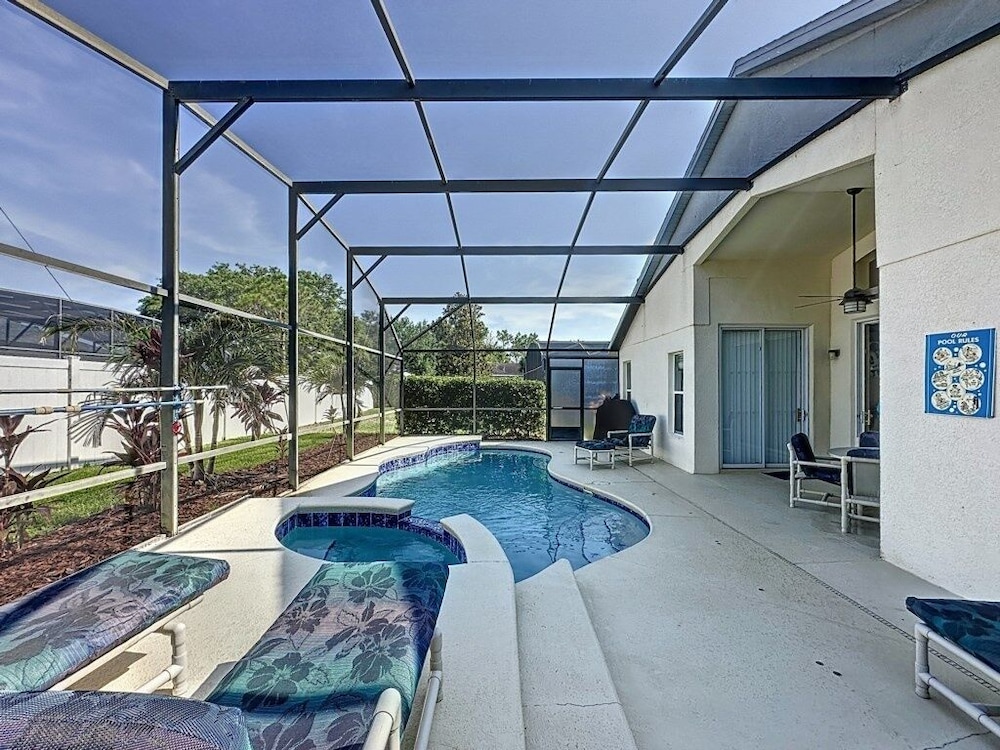 Spacious 4 Bed Villa With Pool/spa And Game Room 4 Bedroom Villa