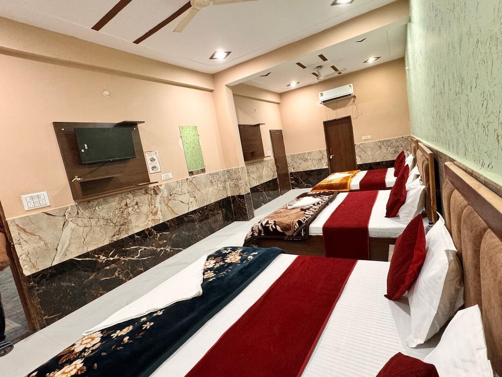 Hotel Raghav Dham