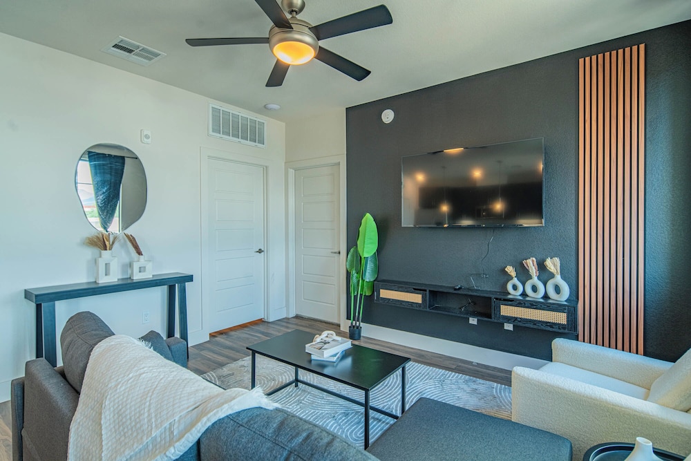 ROVE LIVING/KB - Scottsdale Grand