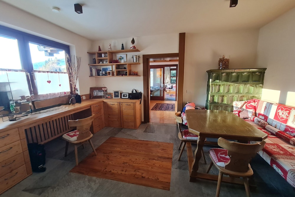 Mountain-view Apartment in Bad Kleinkirchheim
