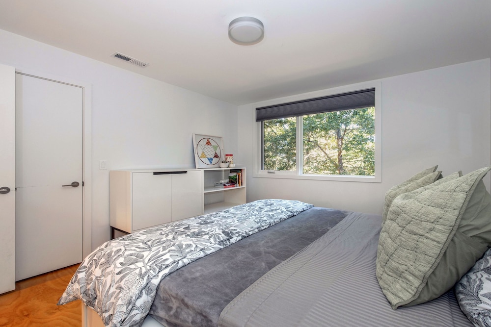 Happenstance Vineyards 2 Bedroom Home