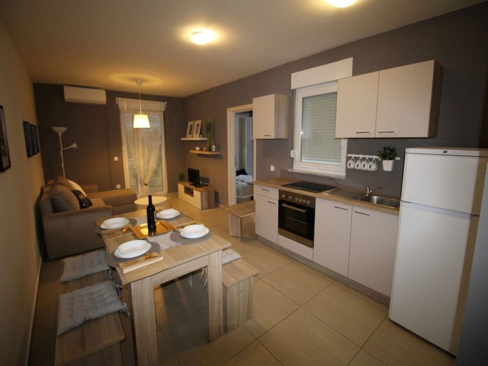 Lovely Apartment in Novalja near Sea Beach