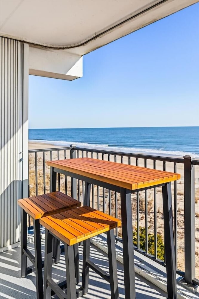 Golden Surf 301 2 Bedroom Condo