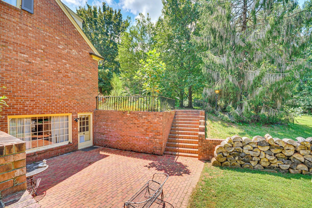 2 Mi to Main St Thomasville: Family Home w/ Games
