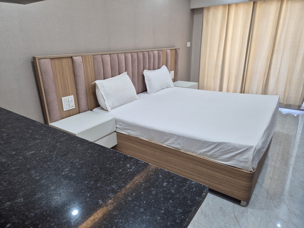 OnlyStay Chaar Dham