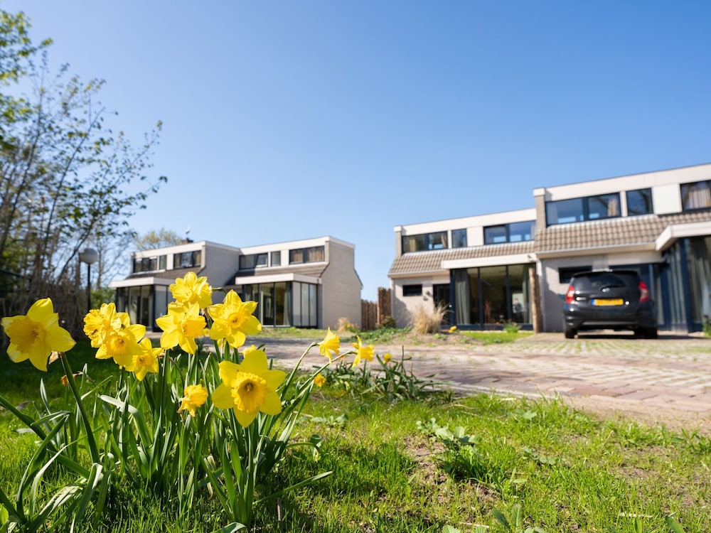 Holiday Home Vakantiepark 't Eibernest Texel