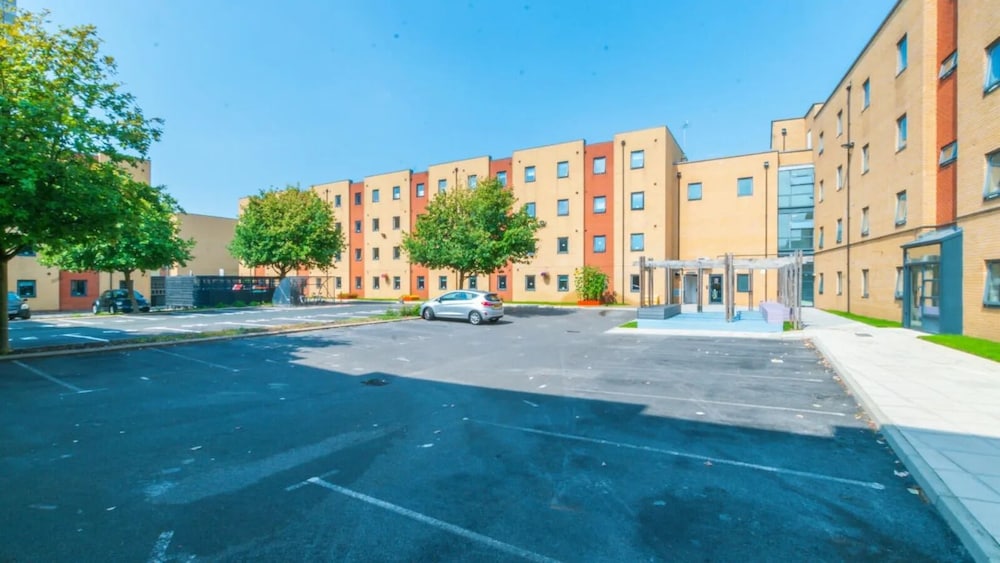 Oxford Court