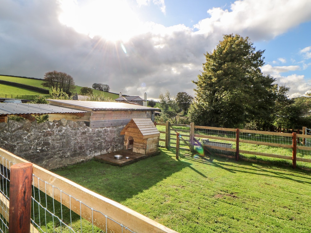 Higher Whiddon Farm Whiddon Well view 2
