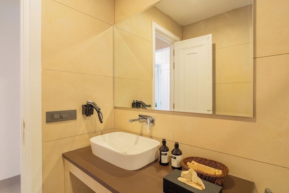 ELIVAAS Laguna Camellia | Luxe 4 BHK Villa Near Popular Beaches with Private Pool