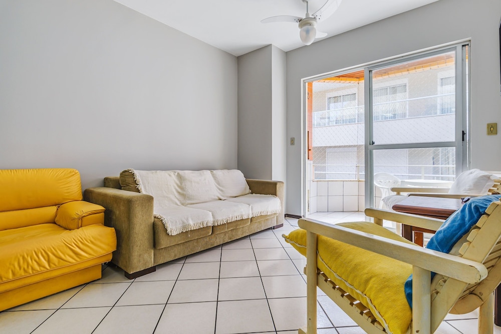 Apt w/ Balcony 250m Mariscal Beach Cra304