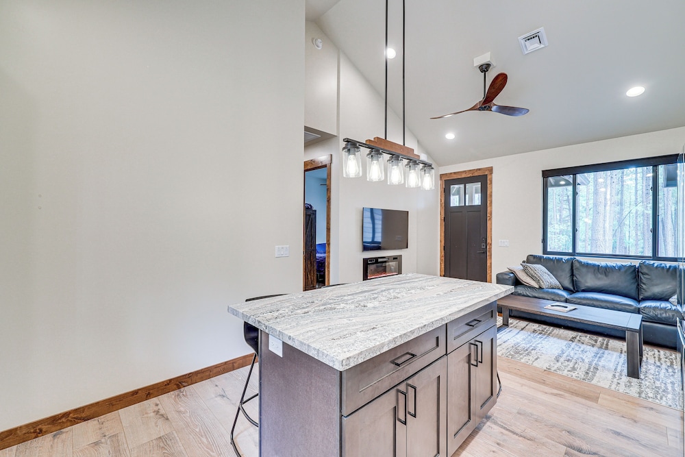 Contemporary & Cozy! Pinetop Country Club Casita
