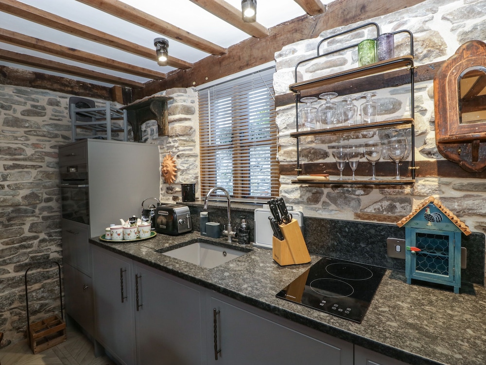 Hoarders Cottage