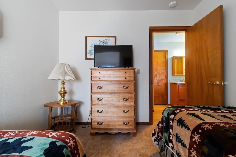 Bear Valley Vacation Condos by RedAwning