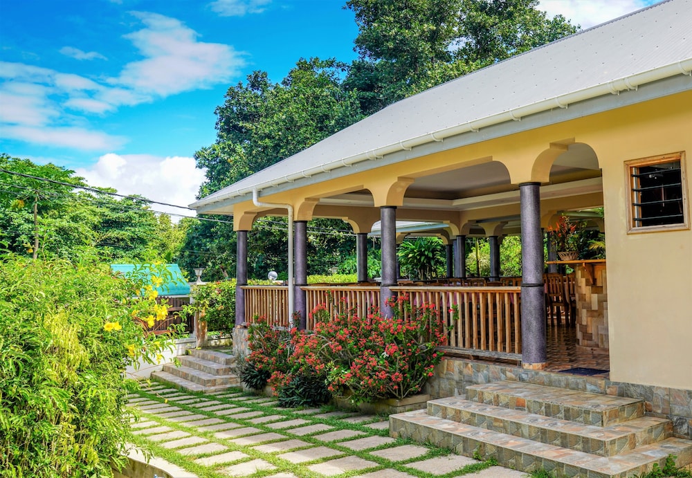 Bernique Guest House photo 2