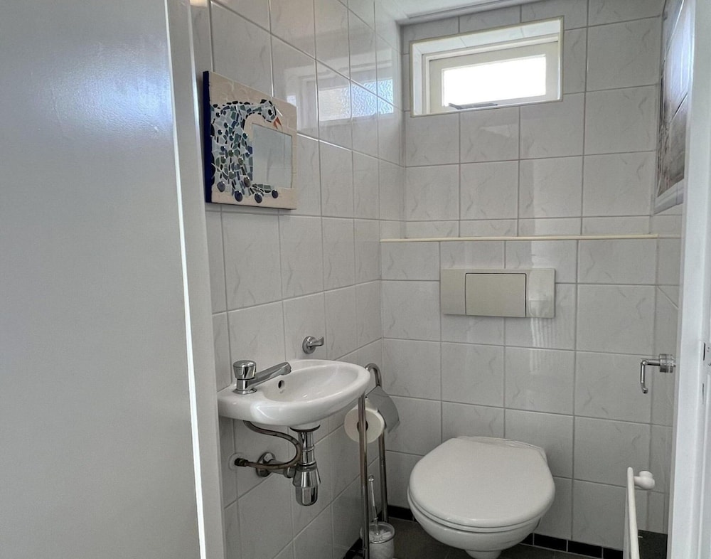 Pet-friendly Bungalow Near Beach