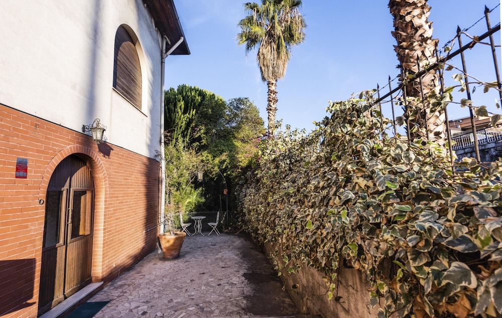 Euphorbia Apartment 2 in Catania by Wonderful Italy