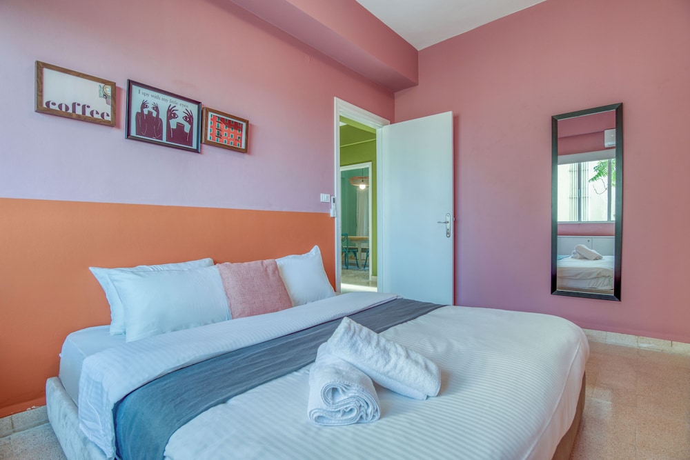 Dalida's 2-BR Apt in Mar Mikhael
