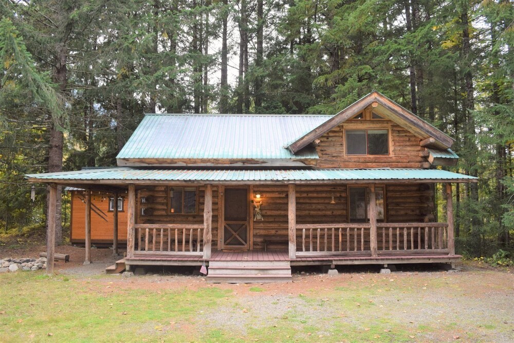 Cascade Log Cabin view 3
