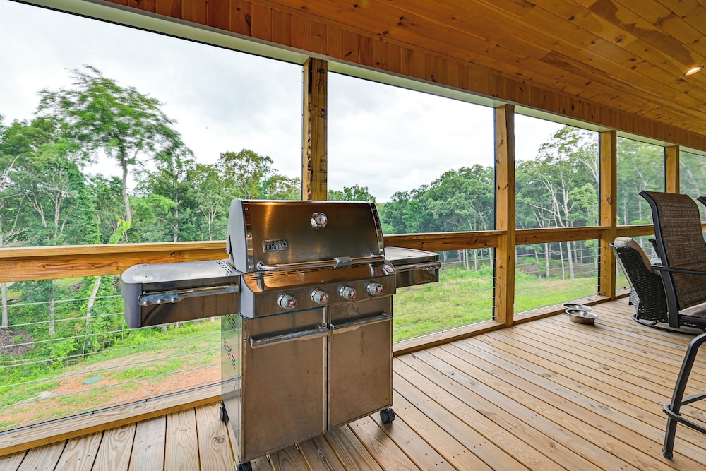 14 Mi to Mammoth Cave NP: Spacious Family Home