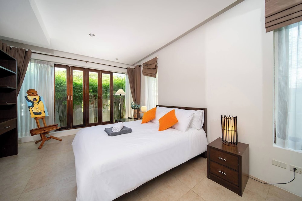 Spacious Private 4 BR Villa With a Working Office