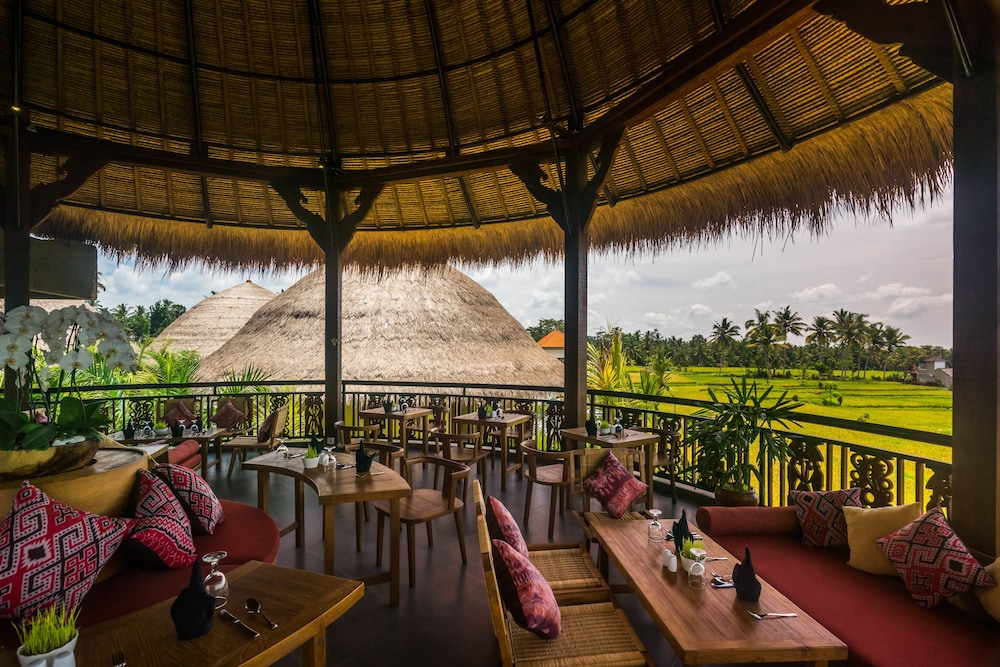 Honai Resort