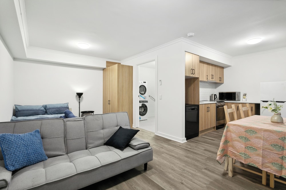 Cozy Stays - Private Rooms