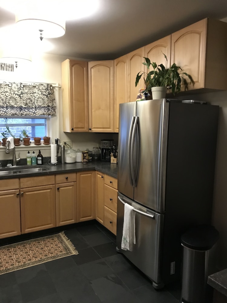 Beautiful Luxury Suite A Shorewood Home
