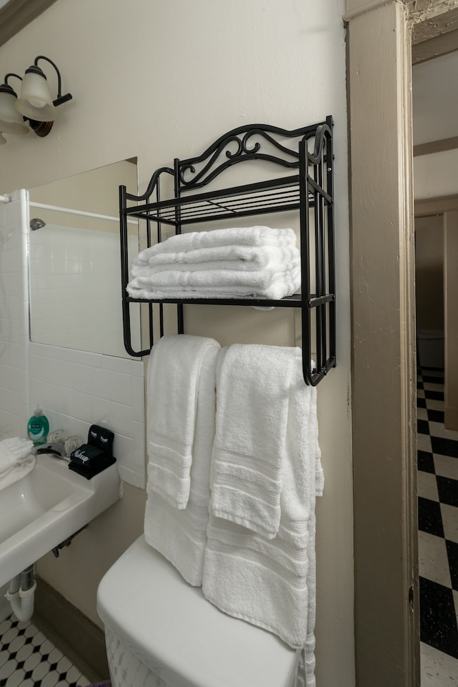 Memphis Belvedere Suites