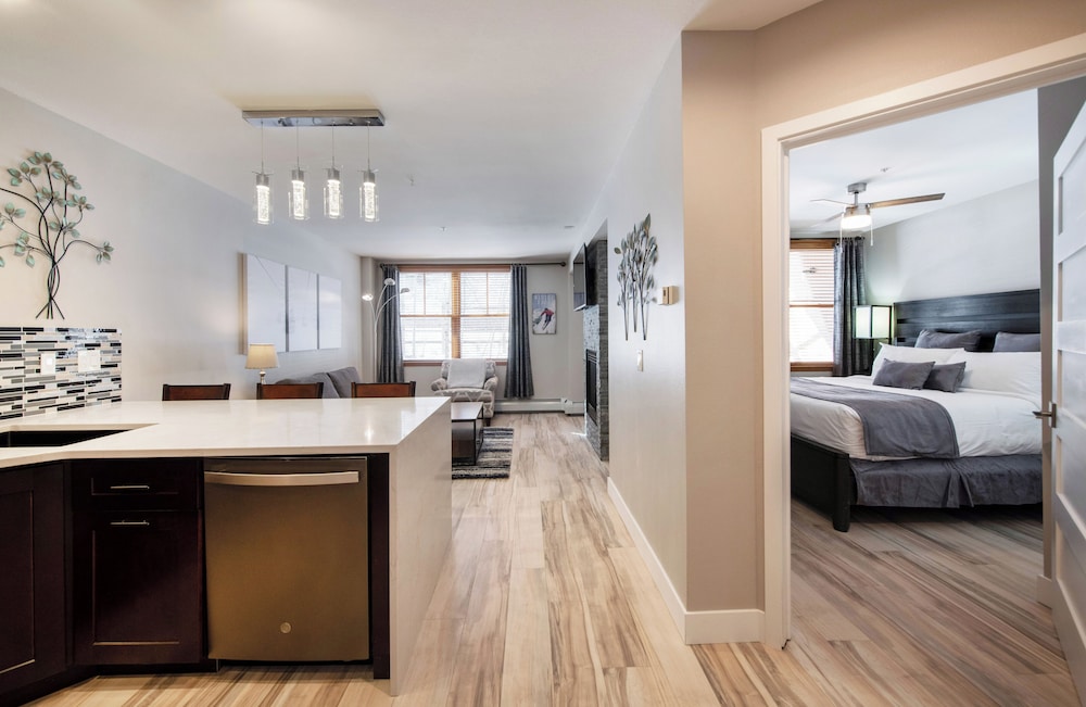 Zephyr Mountain Lodge Condos