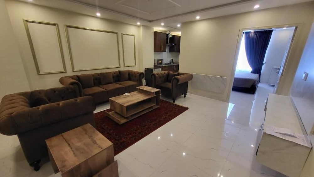 C Suites view 5