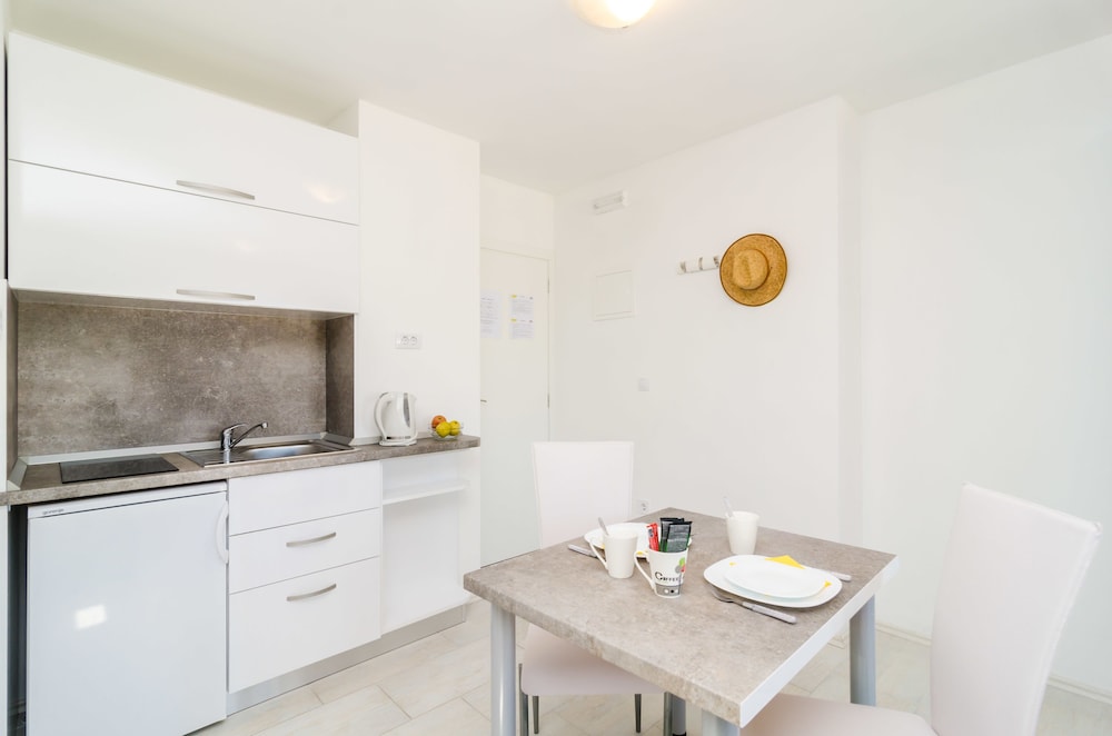 Cina Apartments