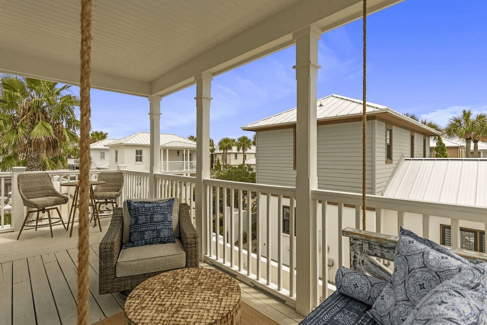 Steps to Rosemary Beach, Pool, Patio w/ Firepit The Salty Perch by Avantstay