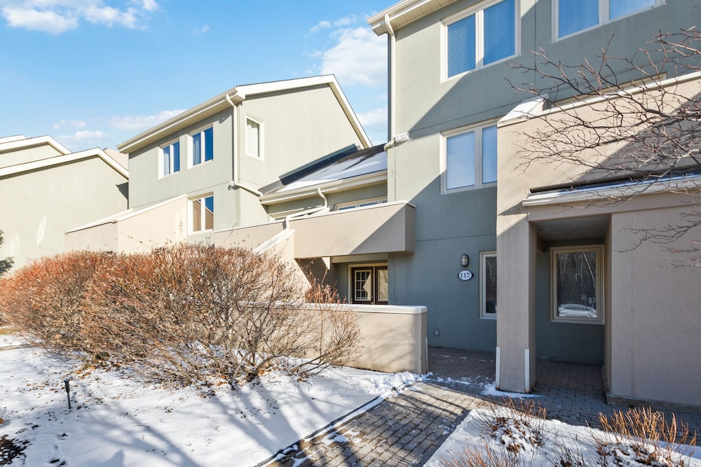 Wintergreen Condos