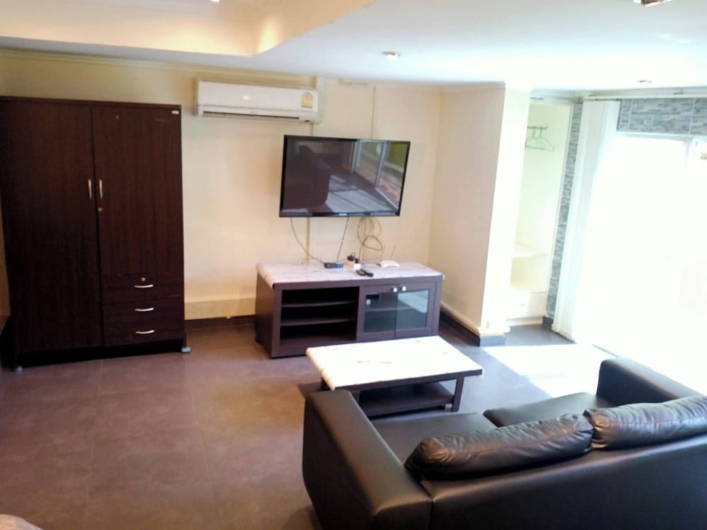 Spacious 65sqm Luxury Loft Studio Type Apartment 101b