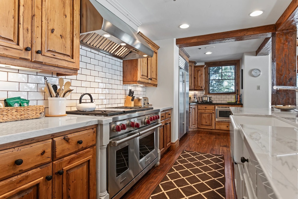 Grand Lodge - Four Bedroom #306 - Ski-in/ski-out 4 Condo