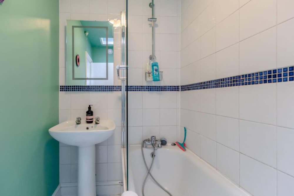 Quaint & Cosy 1 Bedroom Flat - Kensington Olympia!