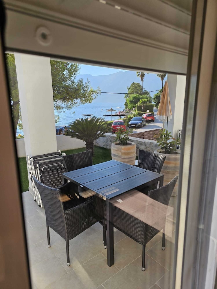 Waterfront Apartment Petrovina