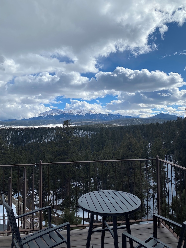 Pikes Peak Paradise Bed and Breakfast