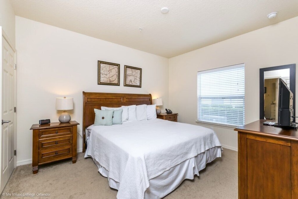 Lucaya Village Resort 4 Bedroom TownHome 4 Townhouse by RedAwning view 2