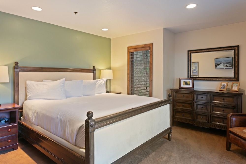 Ridgepoint - Three Bedroom with Spa #128 3 Condo