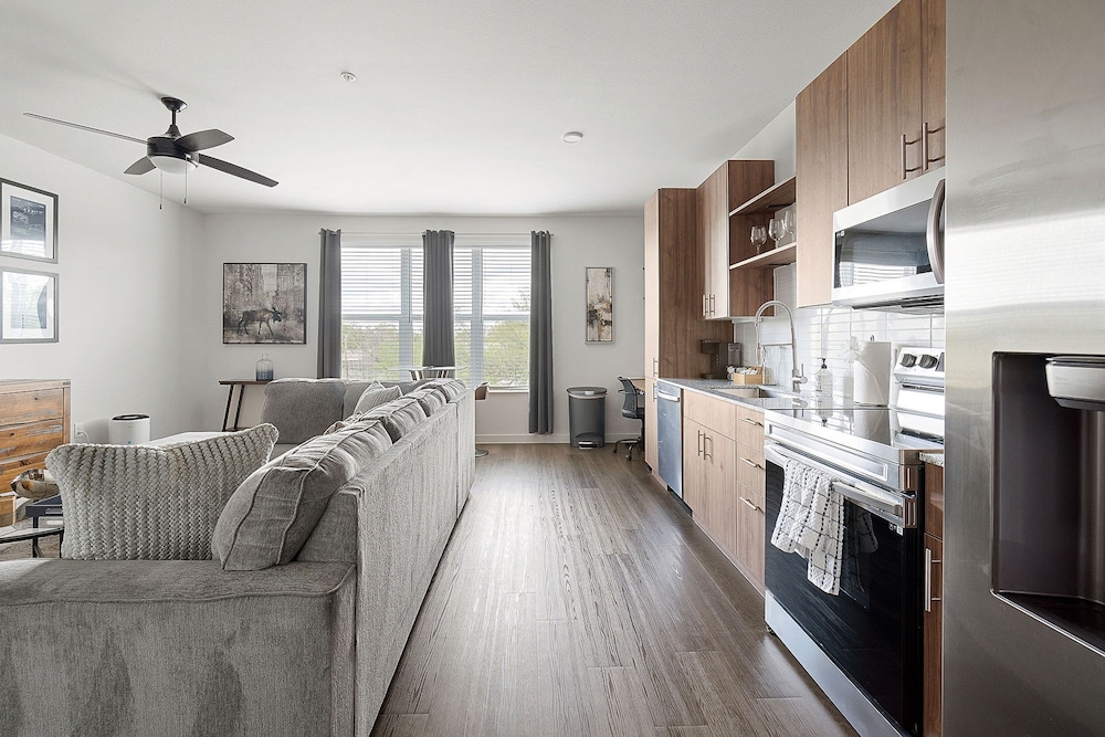 Heal Fly Comfy Dallas 1BR Pool Gym Utsw