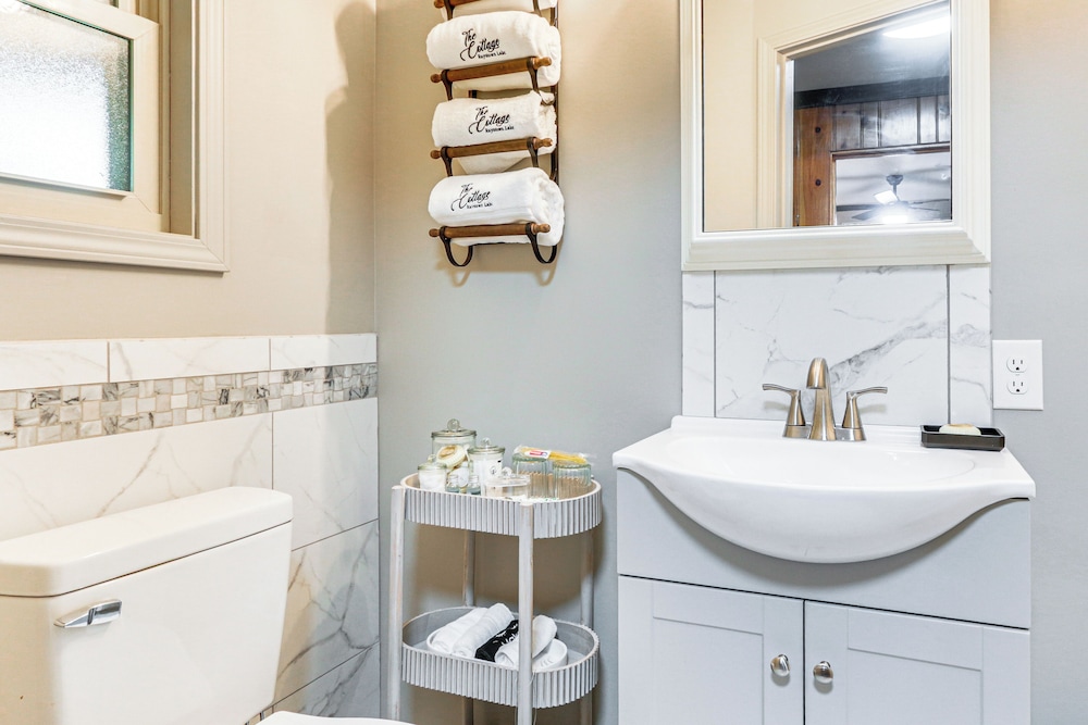 < 1 Mi to Raystown Lake: Family-friendly Cottage!