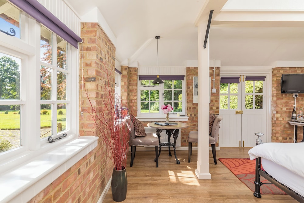 Old Mill Lodge I By Huluki Sussex Stays