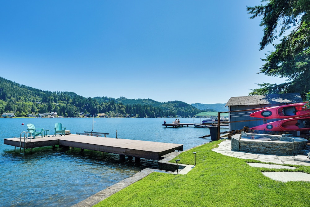 Modern Summit Lake Escape - Spacious Deck w/ View!