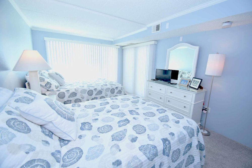 Ocean Hideaway 207 2 Bedroom Condo by RedAwning view 4