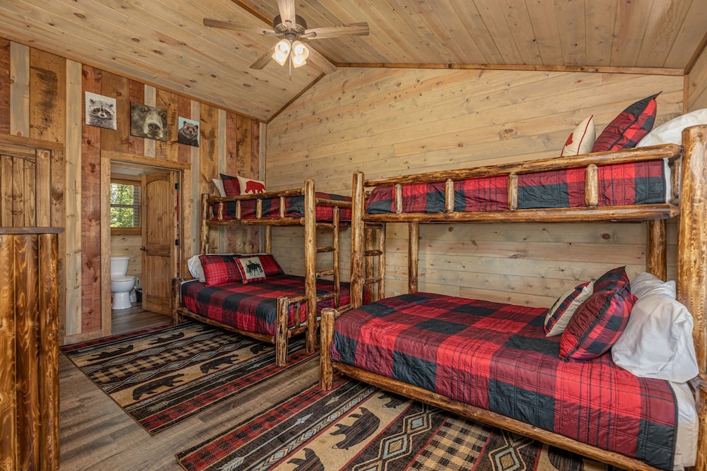 Lux Cabin Mtn Views Flat Parking Dog Friendly