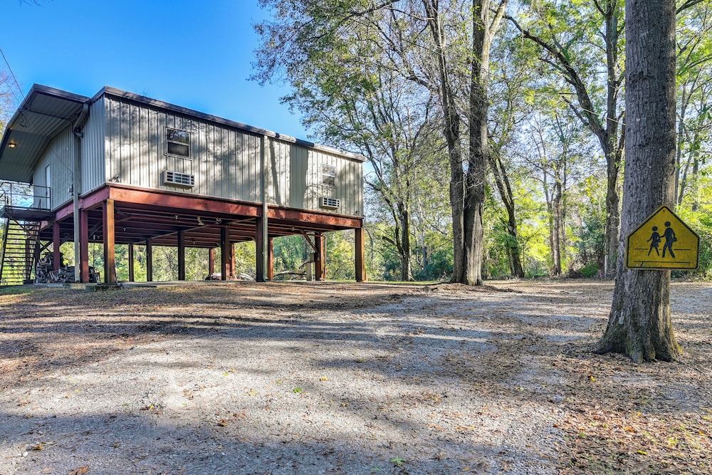 Riverfront Fishing: Home in Columbus w/ Grill